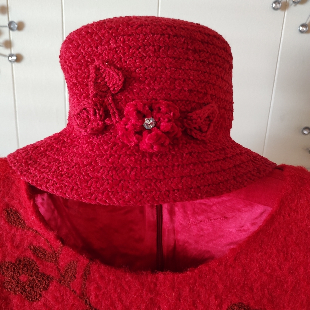 BETMAR RED CHENILLE ROLLED RIM BUCKET HAT with FLOWER DETAIL. Like New!